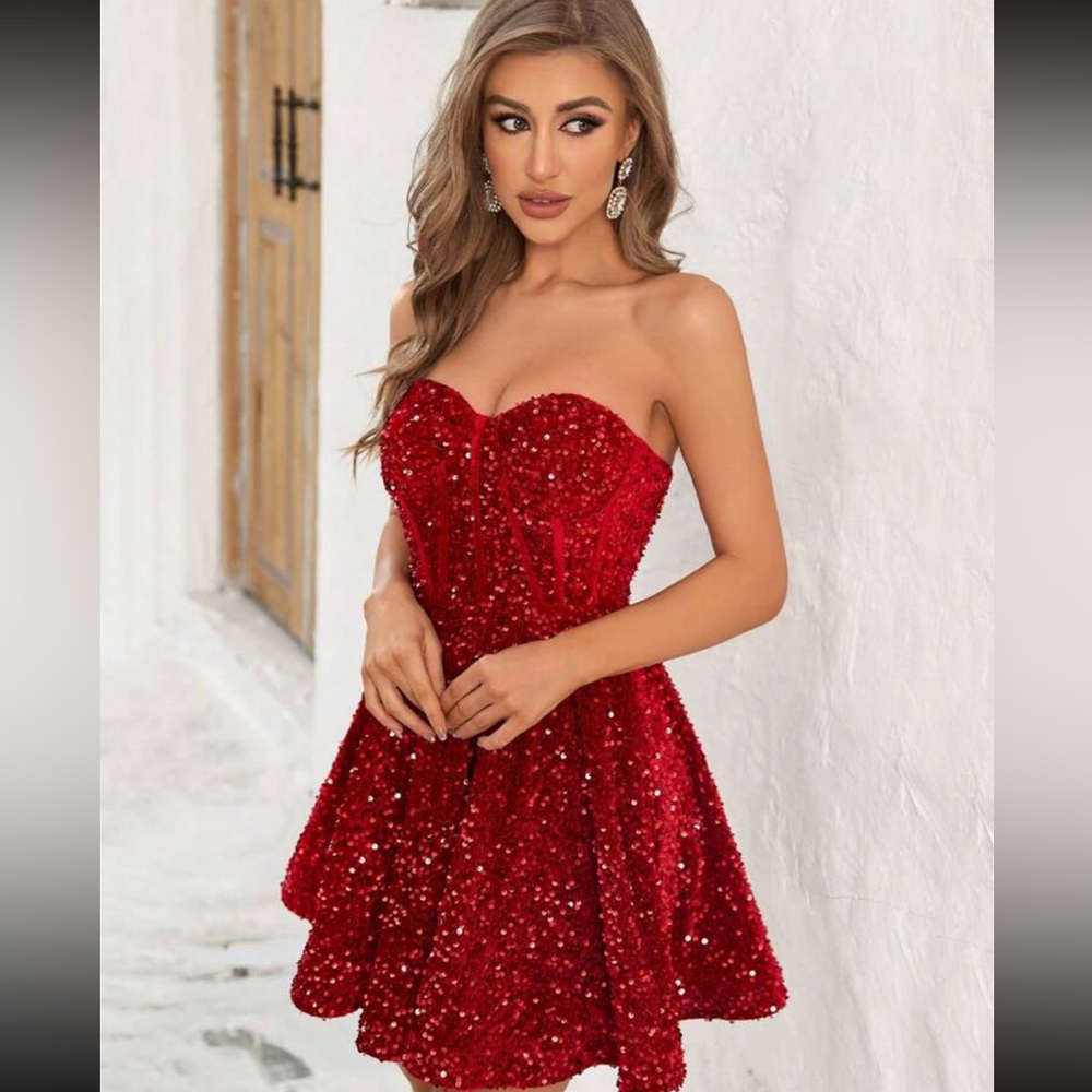 Sequin Tube Dress 🥂 - Picture 2 of 4